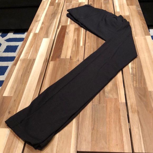 black Victoria Secret yoga pants - Picture 1 of 2